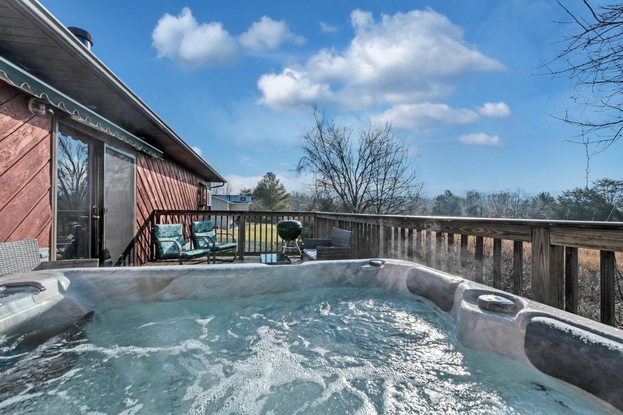 | Apple Valley Hideaway