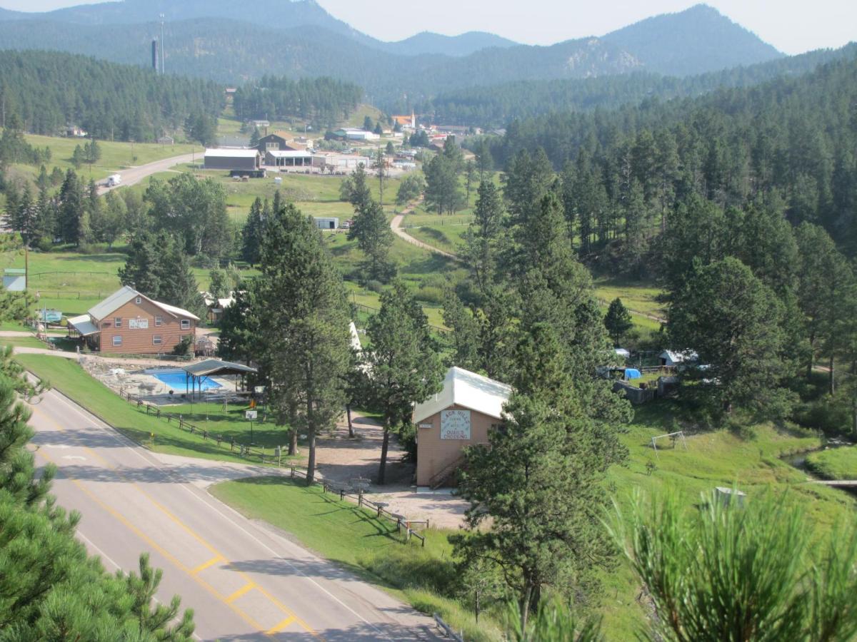 | Black Hills Motel at Quail's Crossing