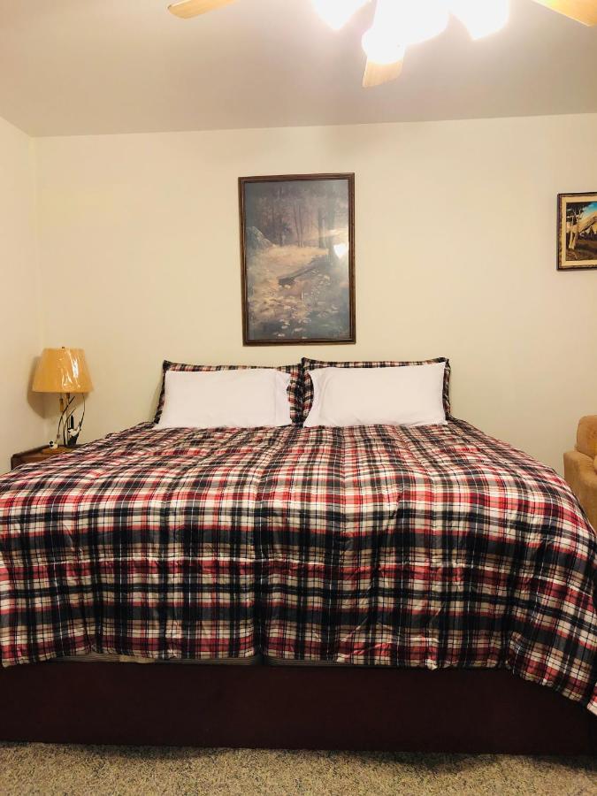 | Black Hills Motel at Quail's Crossing
