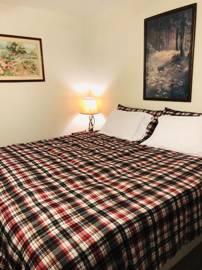 | Black Hills Motel at Quail's Crossing