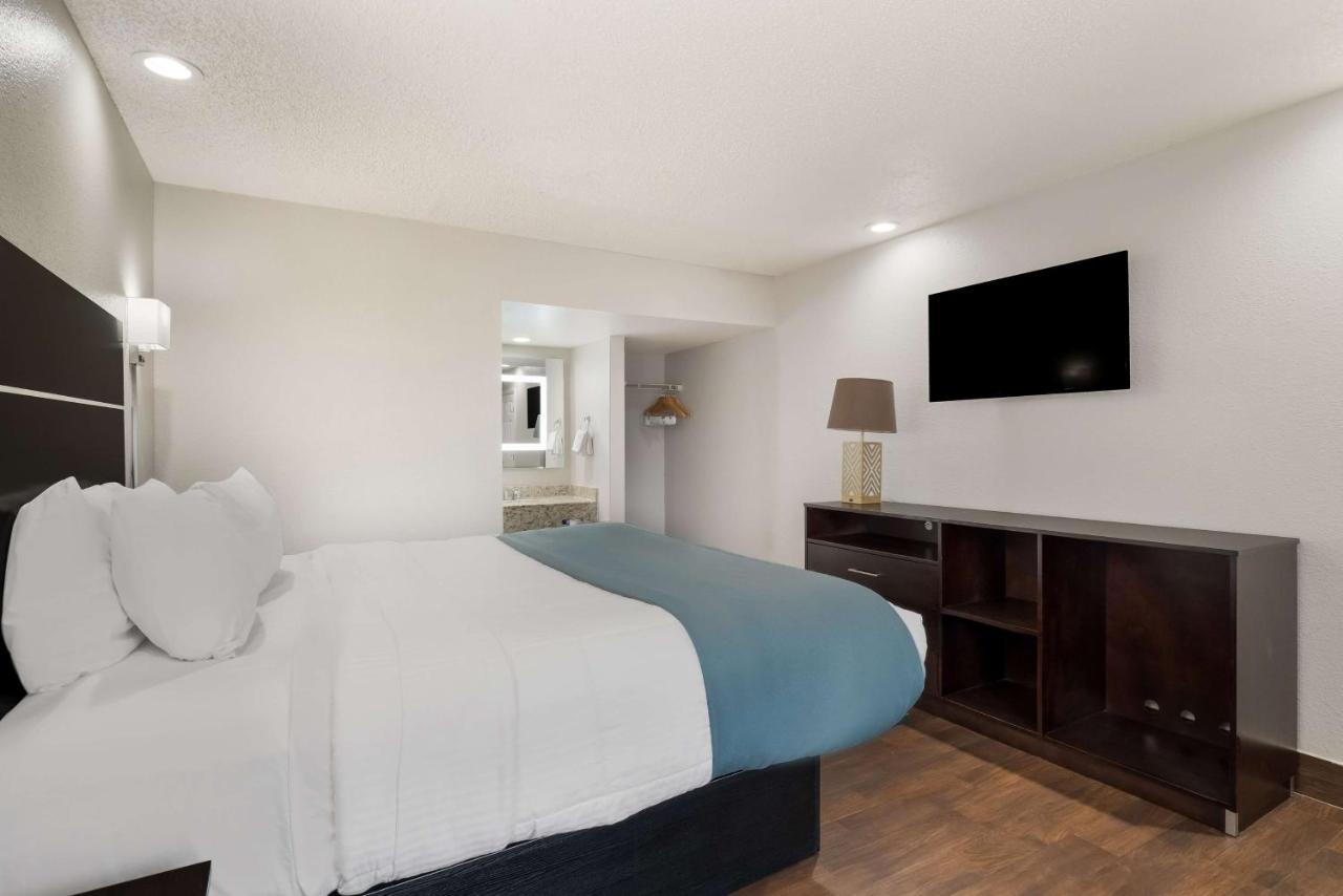  | SureStay Hotel Laredo by Best Western