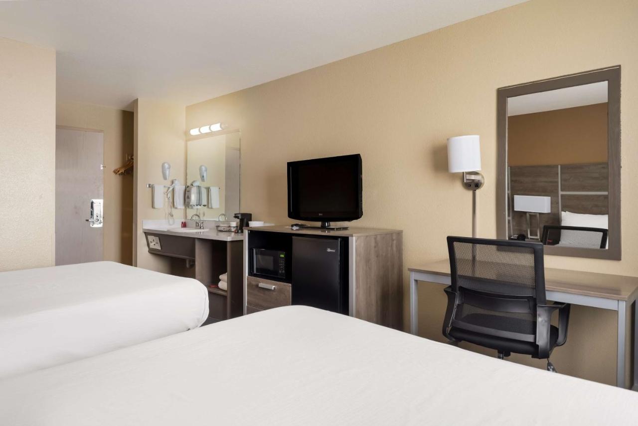 Queen Room with Two Queen Beds - Non-Smoking at SureStay Hotel by Best Western Wells