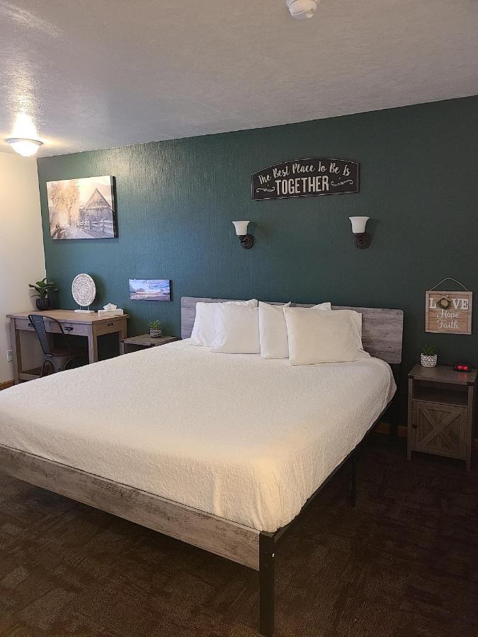 | Jefferson Inn