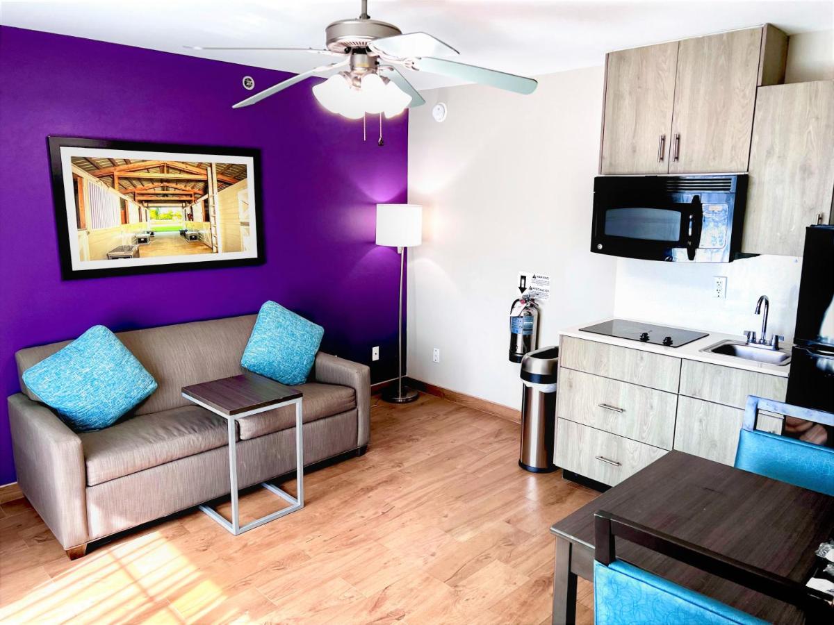 Deluxe Double Suite at La Quinta Inn & Suites by Wyndham Pharr North McAllen