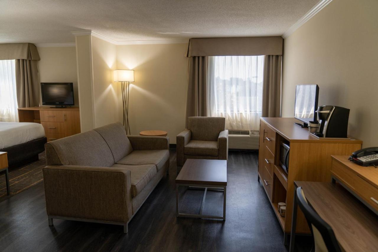 Executive King Room - Non-Smoking at Holiday Inn Greenville by IHG