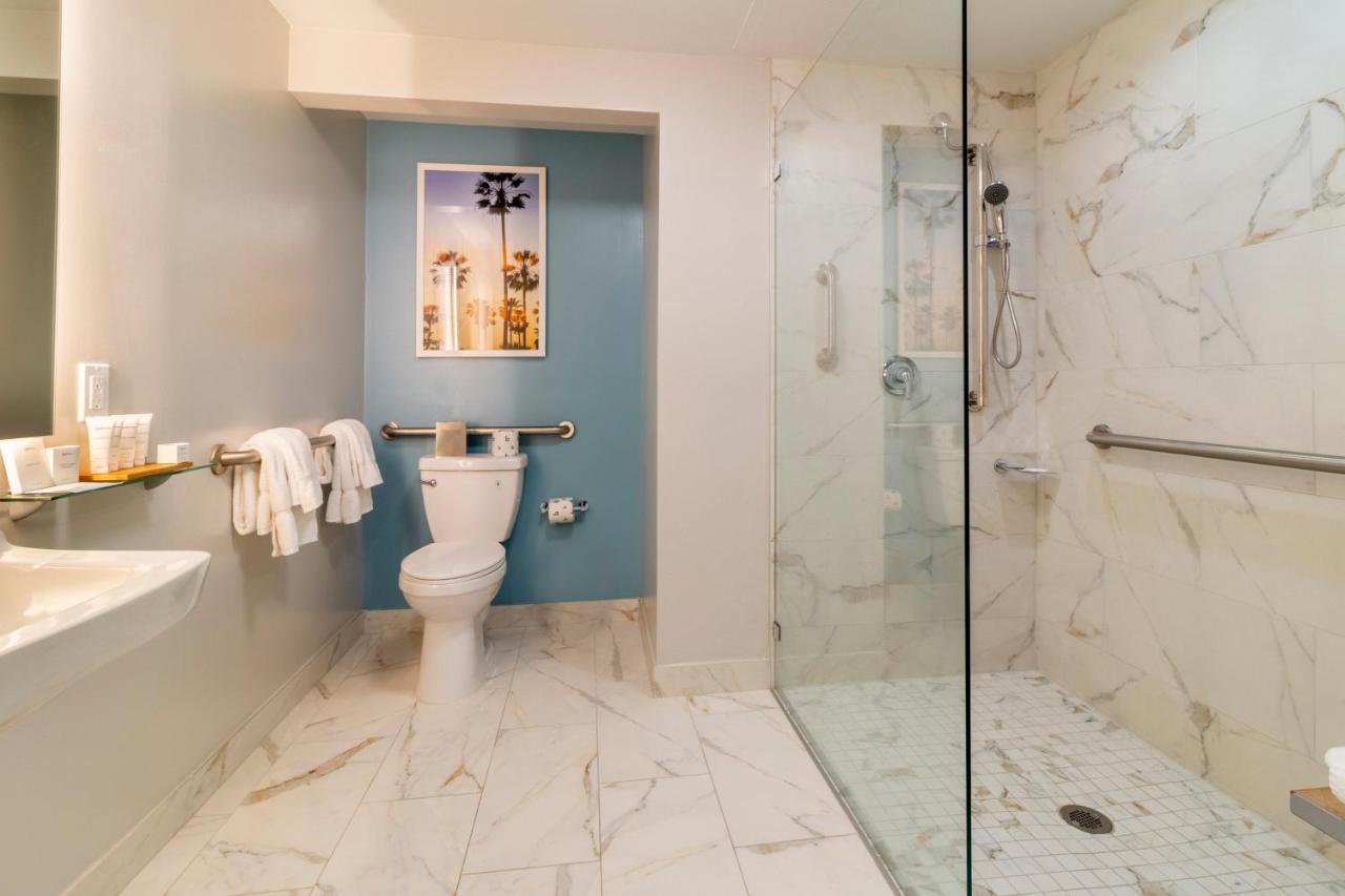 Queen Room with Two Queen Beds and Roll-in Shower - Non-Smoking at Four Points by Sheraton Miami Beach