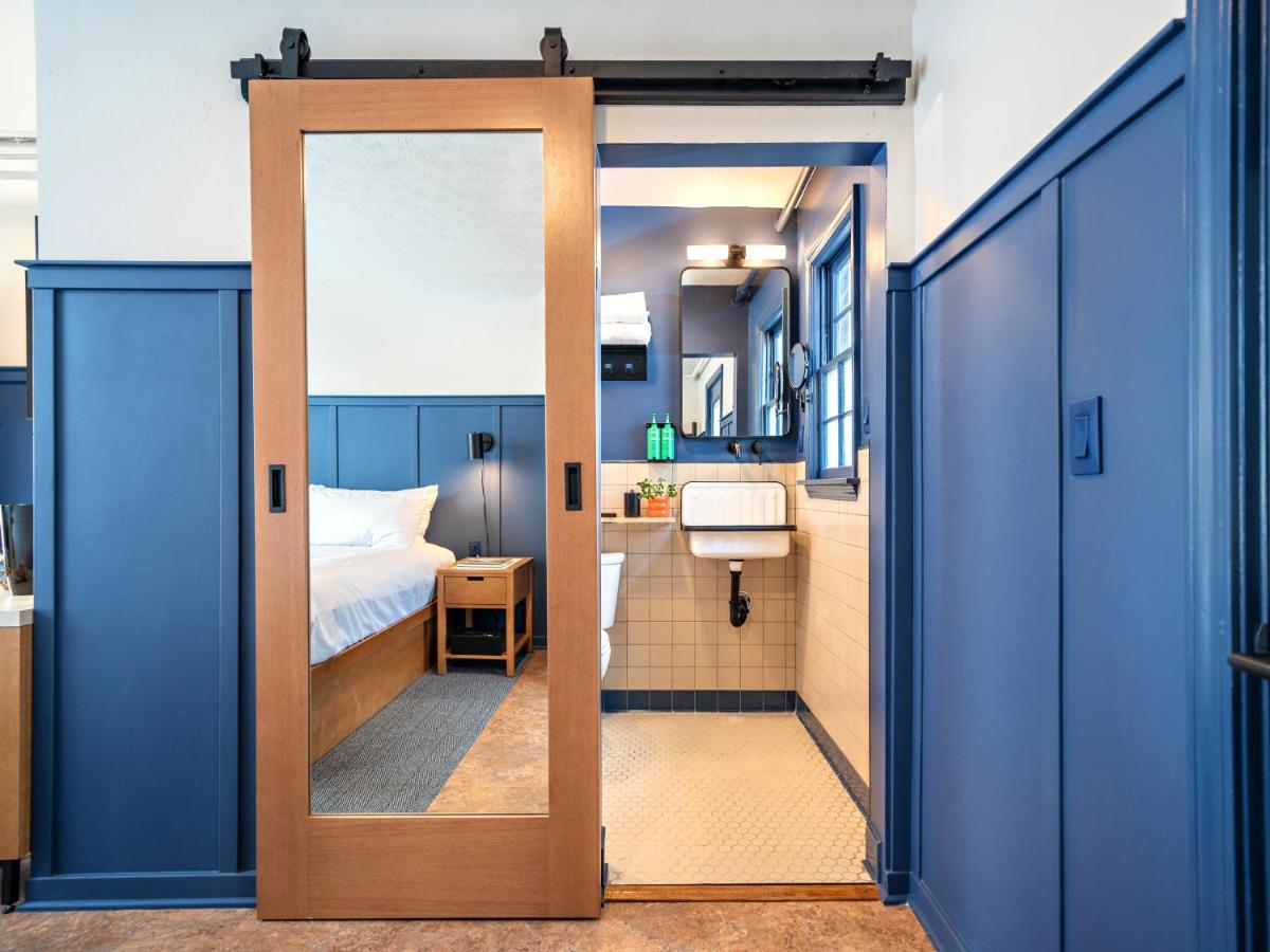 King Room at Bardstown Motor Lodge