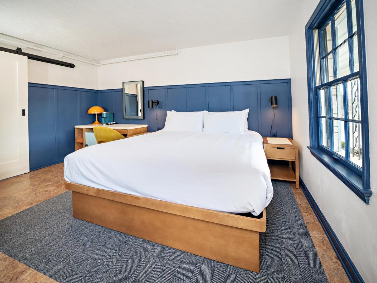 King Suite at Bardstown Motor Lodge