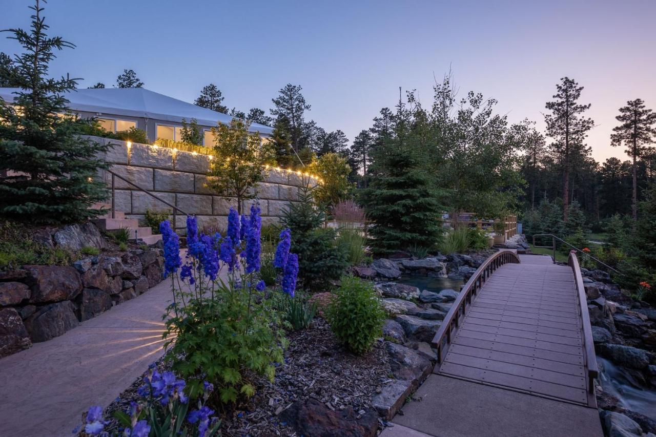  | Summer Creek Inn