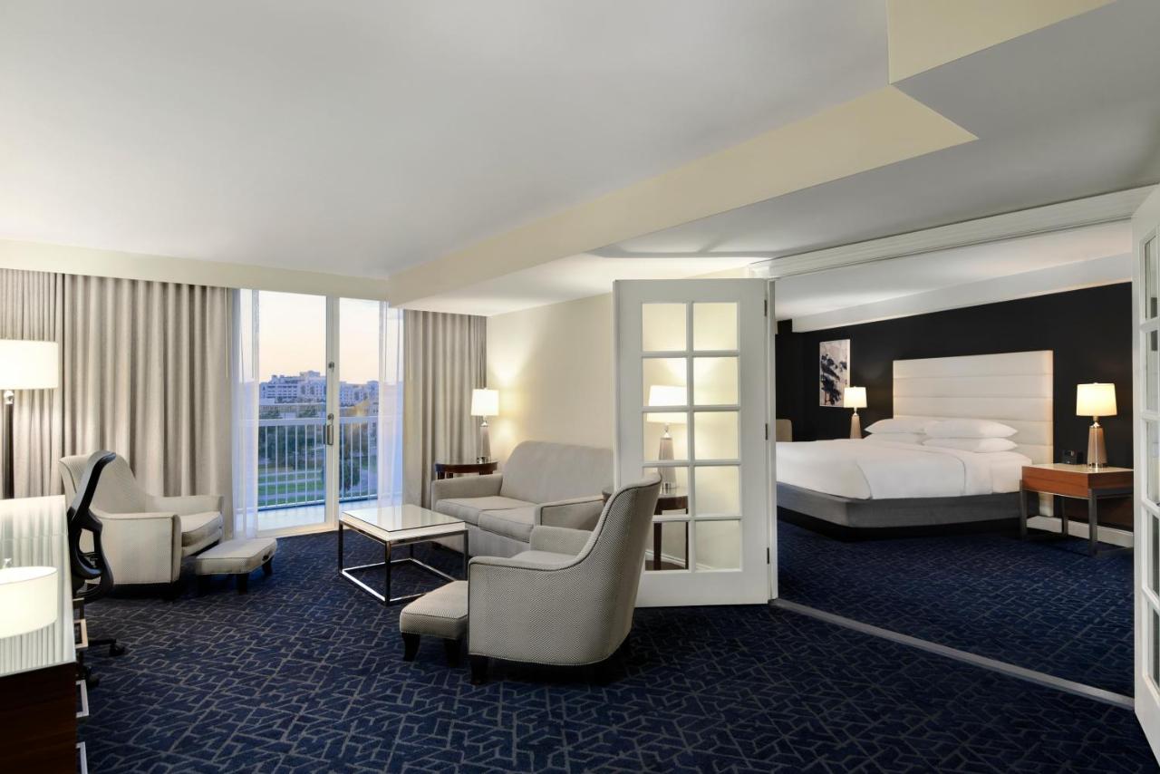 River View Grand King Suite with Balcony at Hotel Tampa Riverwalk