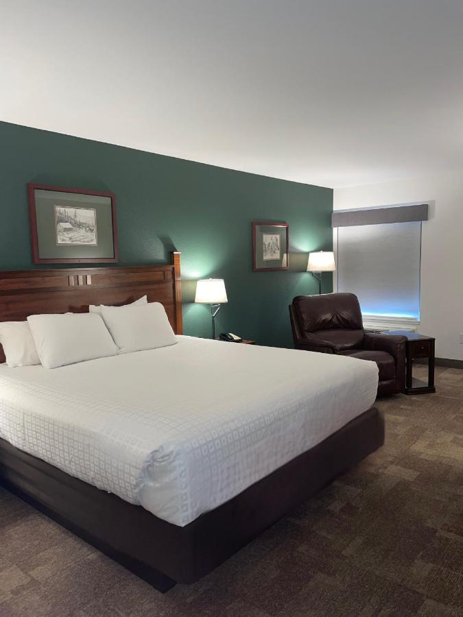  | Boothill Inn And Suites