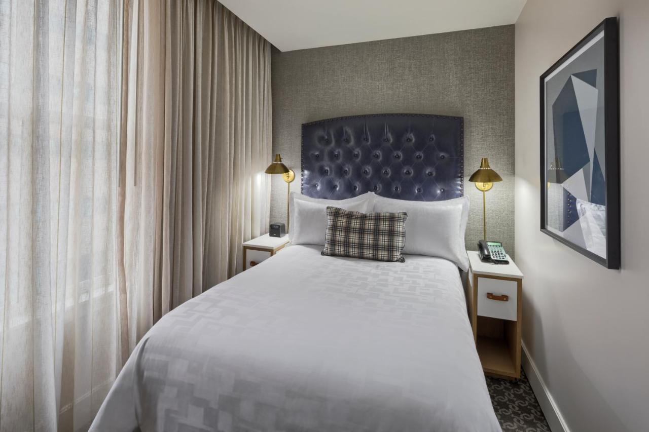 Petite One Double Room at Hotel Teatro