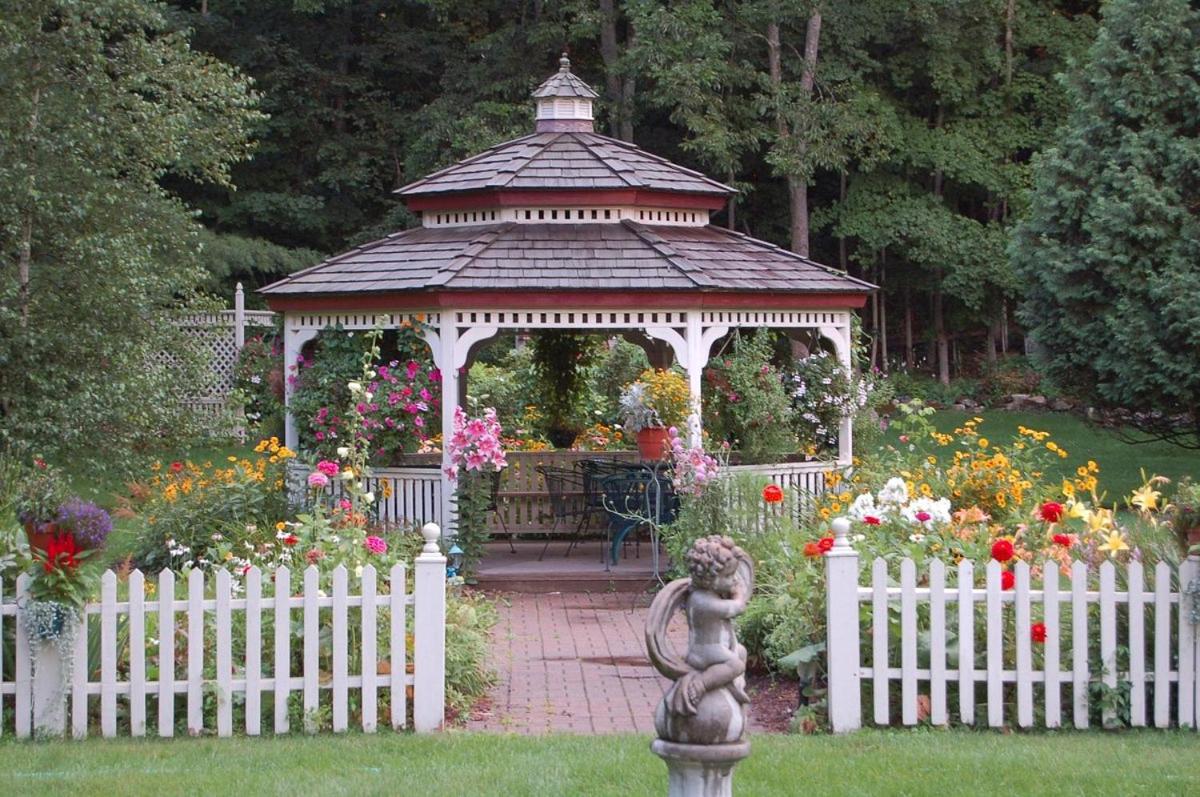 | Arlington Inn & Spa