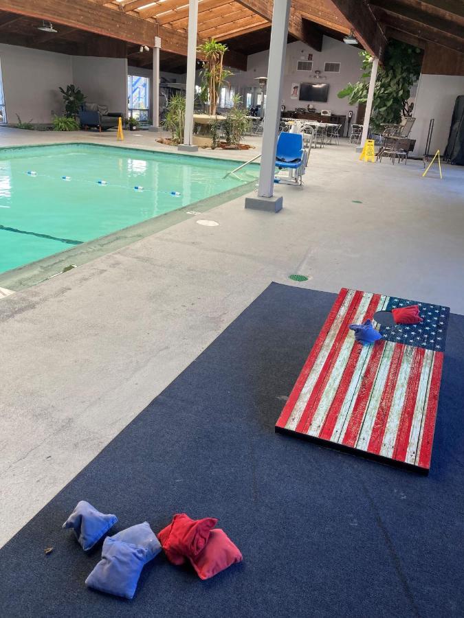 | Coast Riders Inn