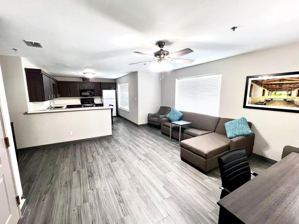 Apartment - Non-Smoking at La Quinta Inn & Suites by Wyndham Pharr North McAllen