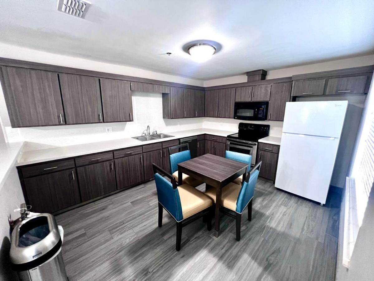 Apartment - Non-Smoking at La Quinta Inn & Suites by Wyndham Pharr North McAllen