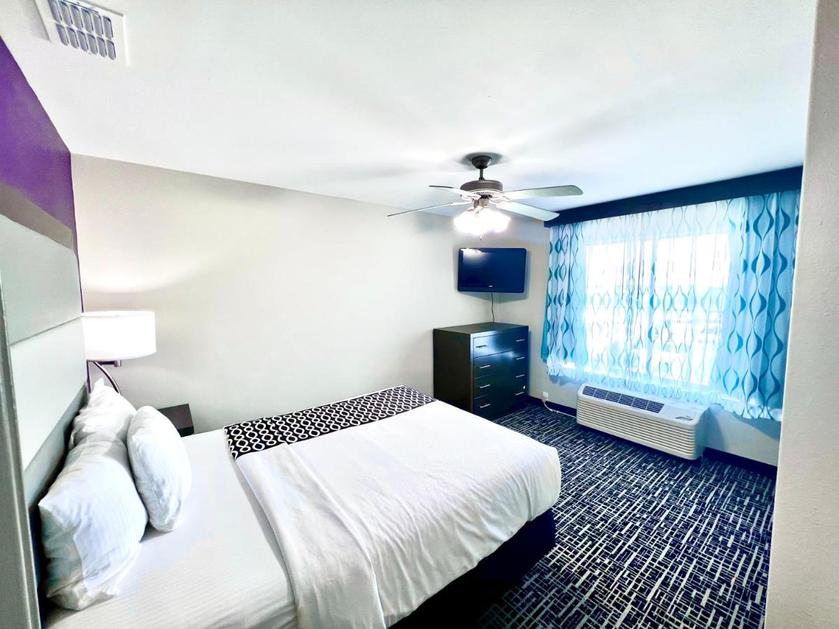Apartment - Non-Smoking at La Quinta Inn & Suites by Wyndham Pharr North McAllen