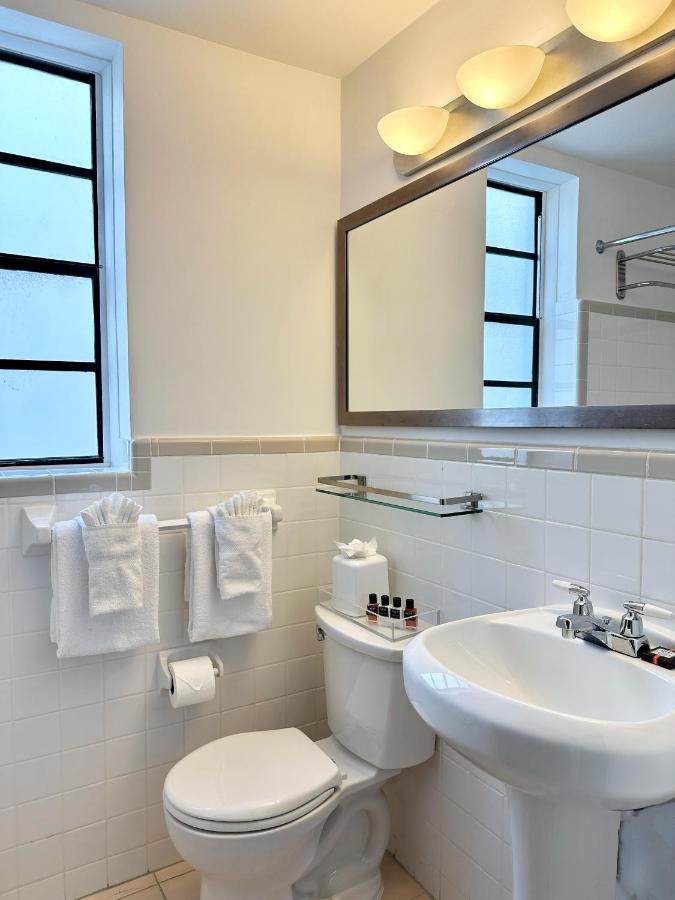 Oceanfront Two Double Beds at Avalon Hotel