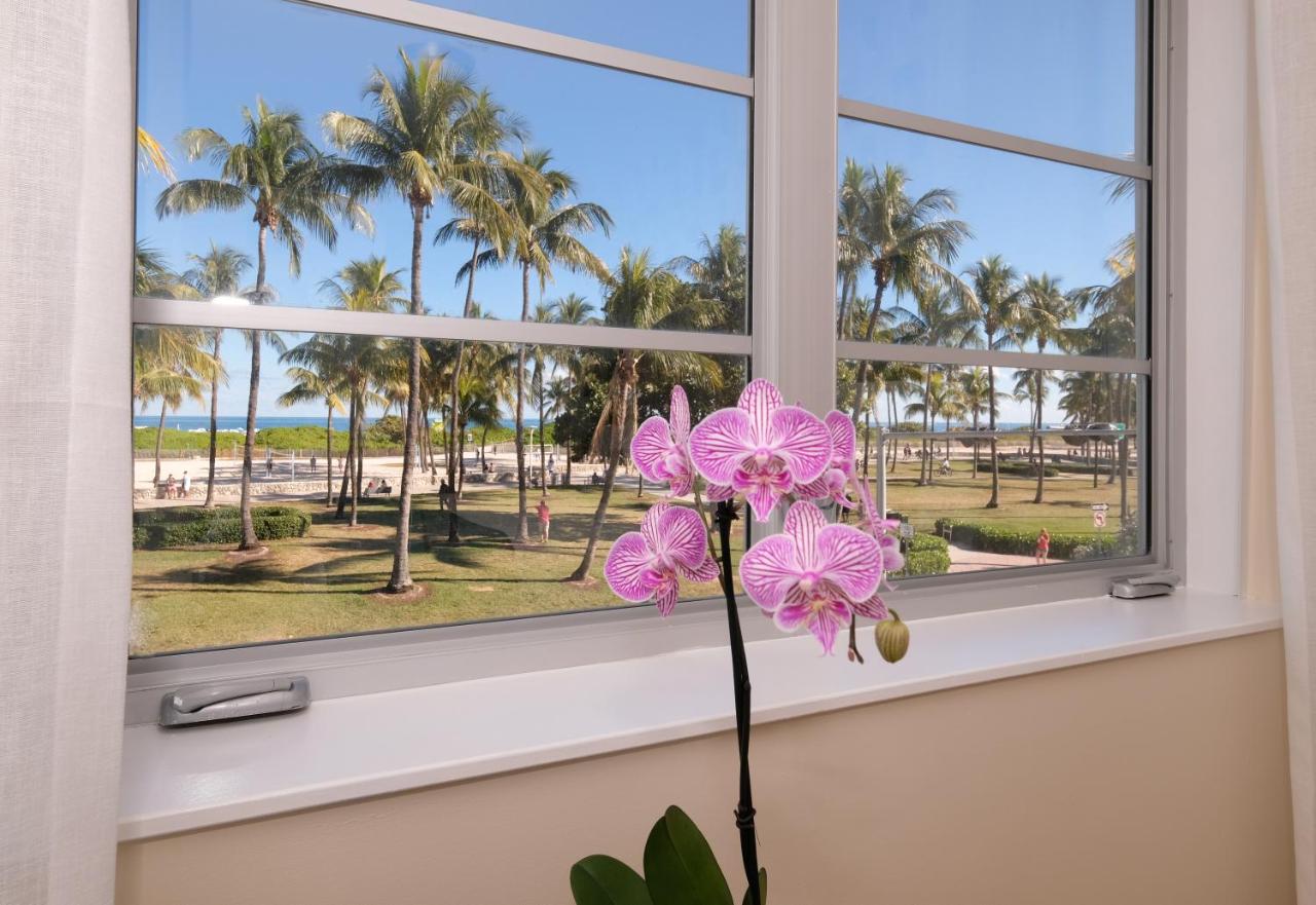 Oceanfront Two Double Beds at Avalon Hotel