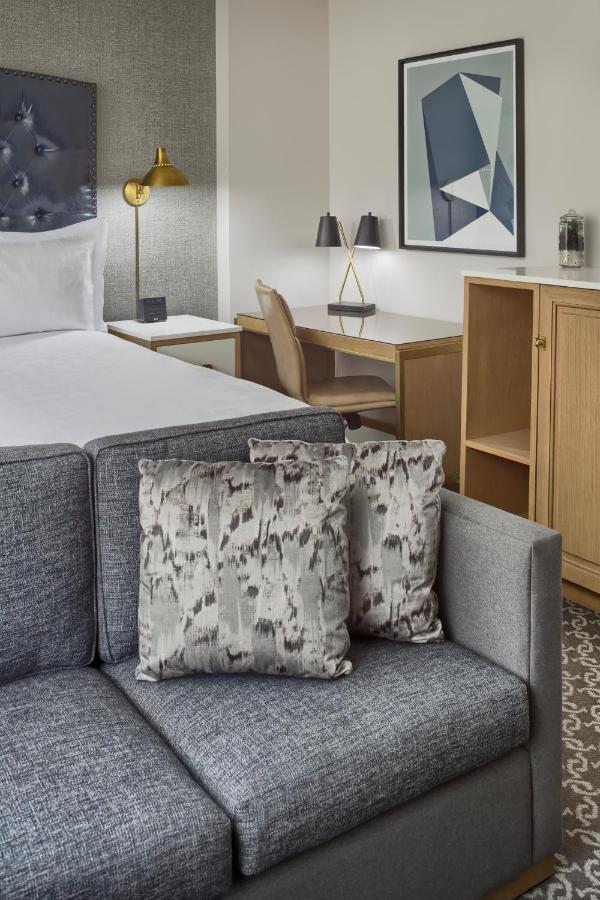 Queen Room - Disability Access at Hotel Teatro