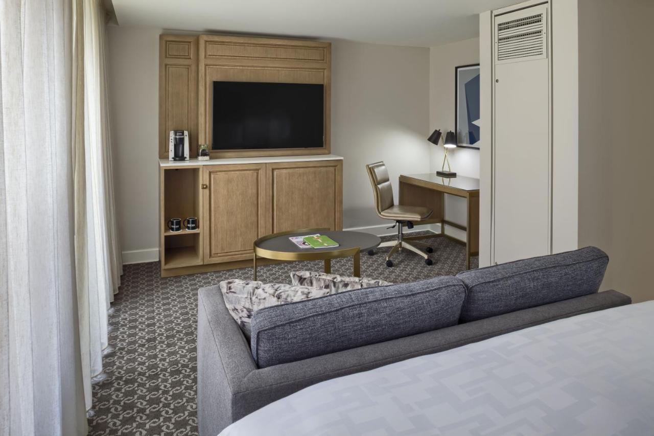 Petite One King Room at Hotel Teatro