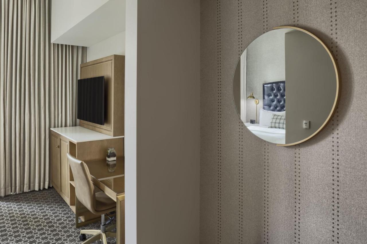 Queen Room with Balcony at Hotel Teatro
