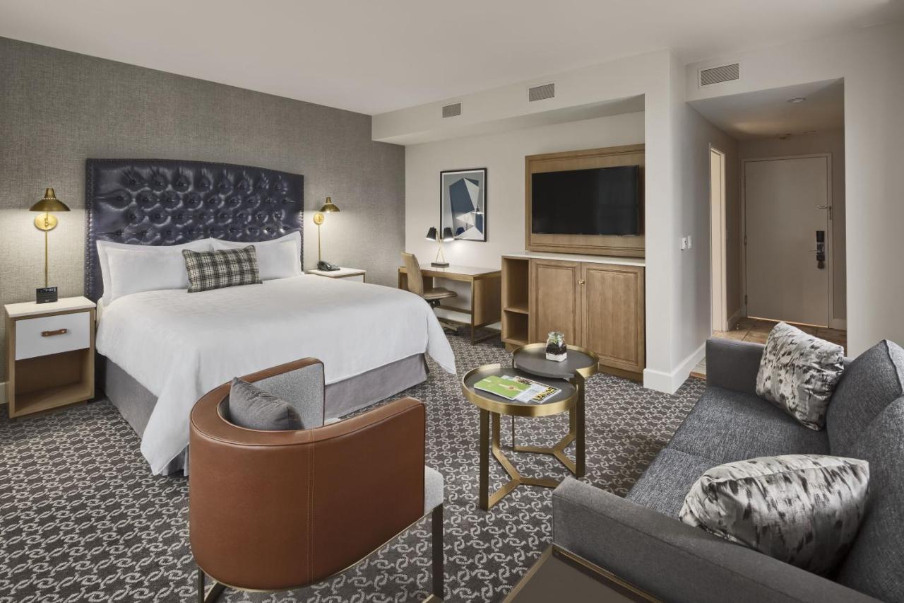 Deluxe Room at Hotel Teatro