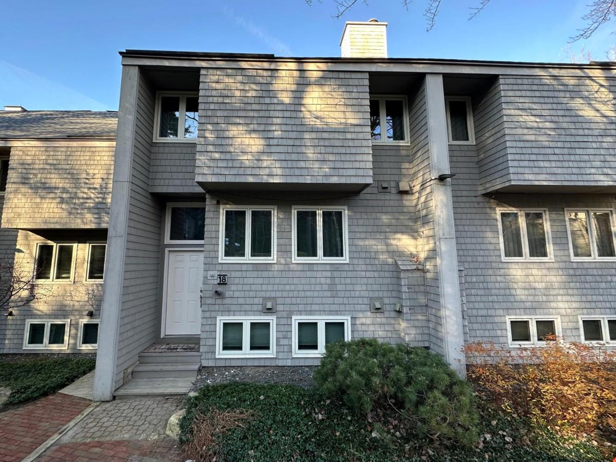 | R18 Affordable Ski-in Ski-out Bretton Woods Townhome mountain views