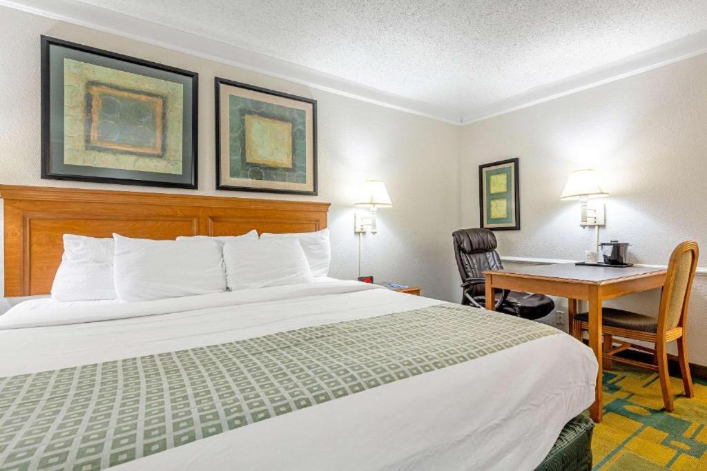 King Room - Accessible/Non-Smoking at Rodeway Inn Huntsville West