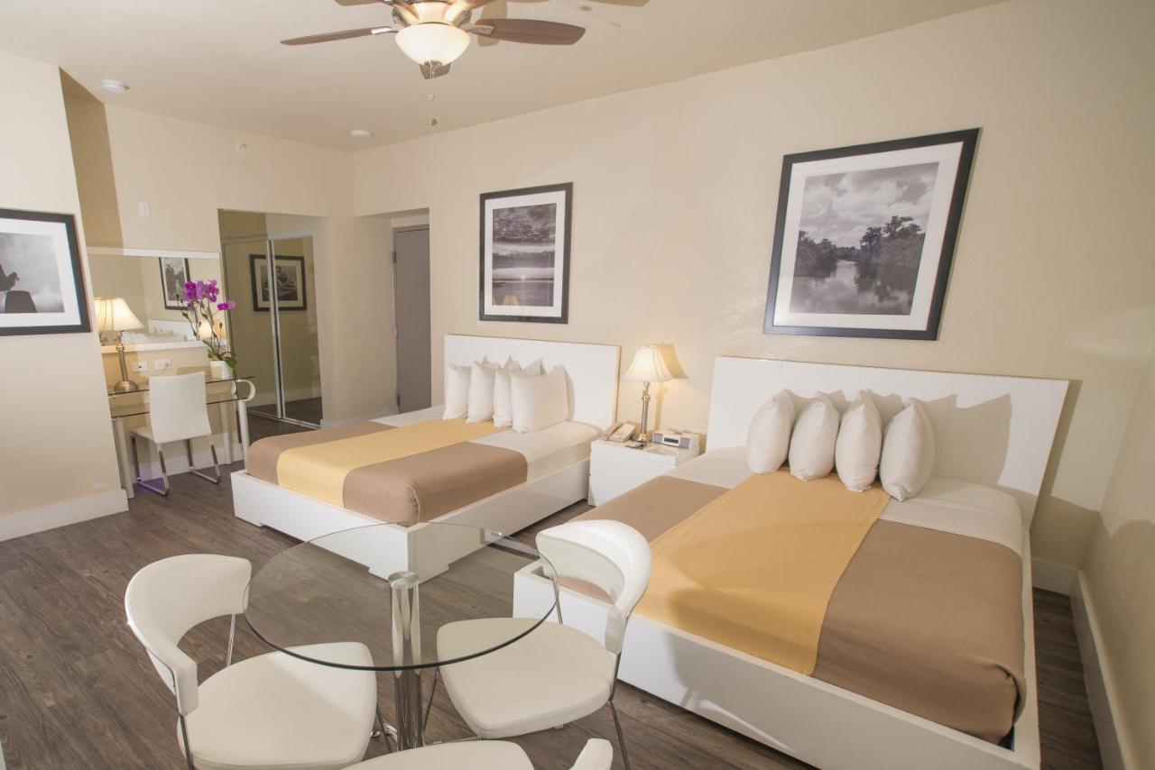 Studio with Kitchen (4 adults) at Ocean Five Hotel
