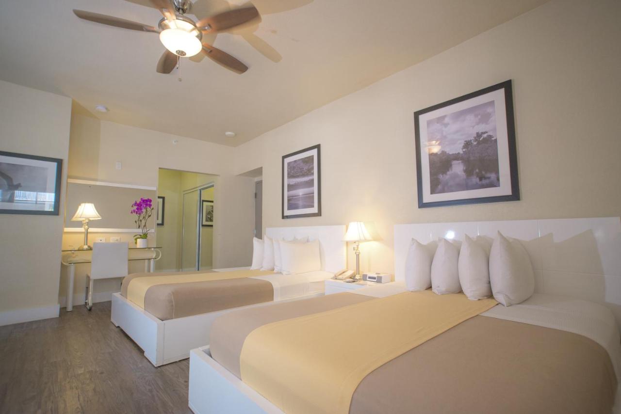 Studio with Kitchen at Ocean Five Hotel