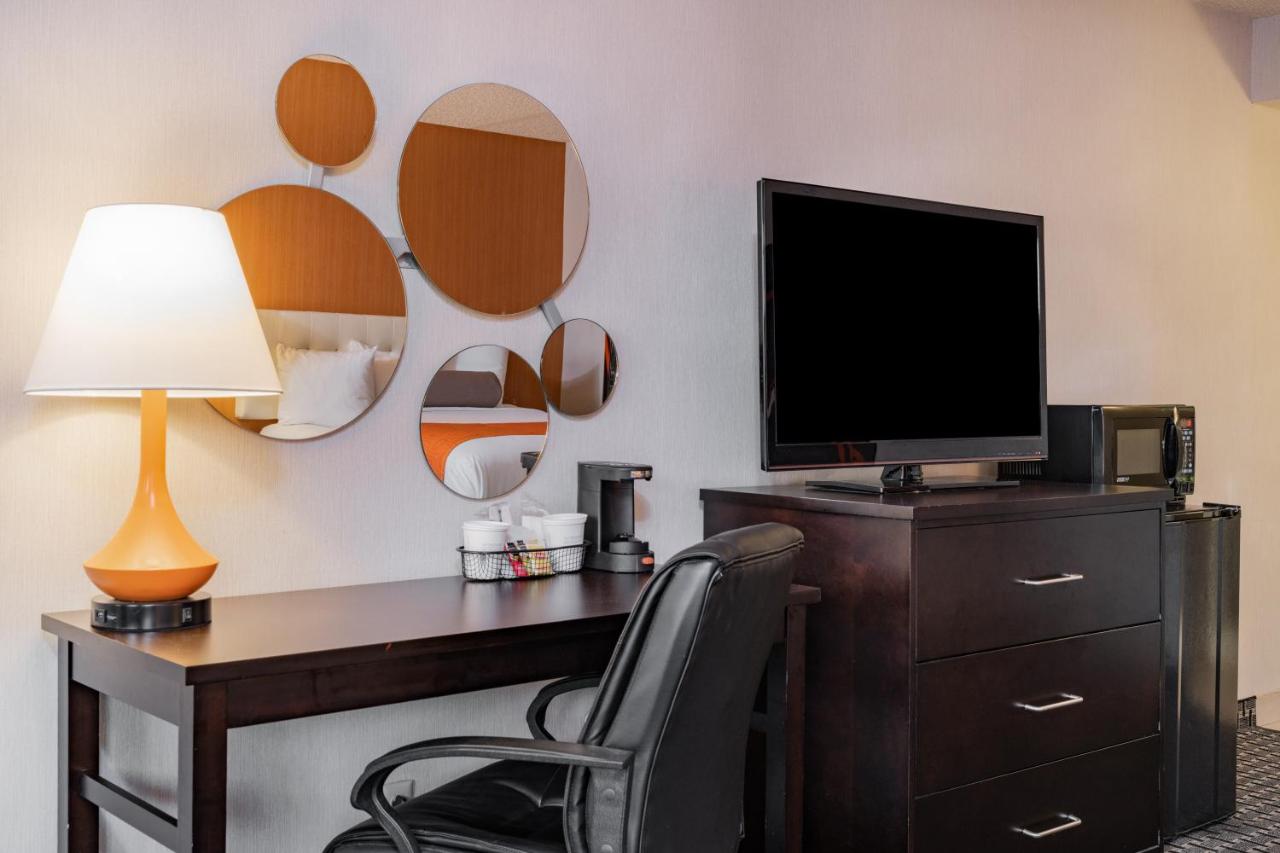 King Room - Non-Smoking at Howard Johnson by Wyndham Lima