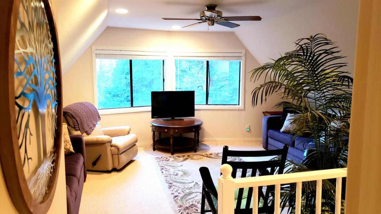 | Black Bear Lux Family Cabin 1 mi from Village