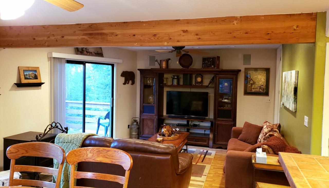  | Black Bear Lux Family Cabin 1 mi from Village