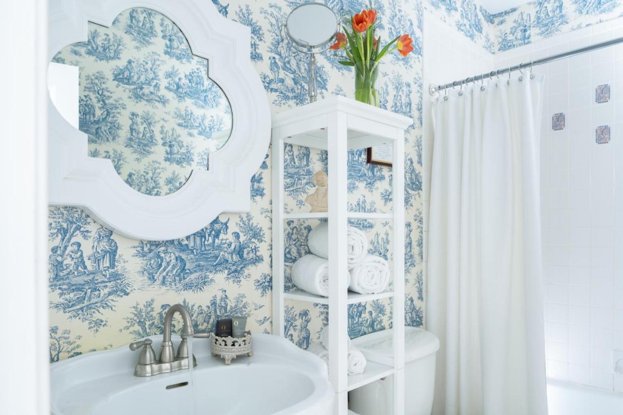 | A Williamsburg White House Inn