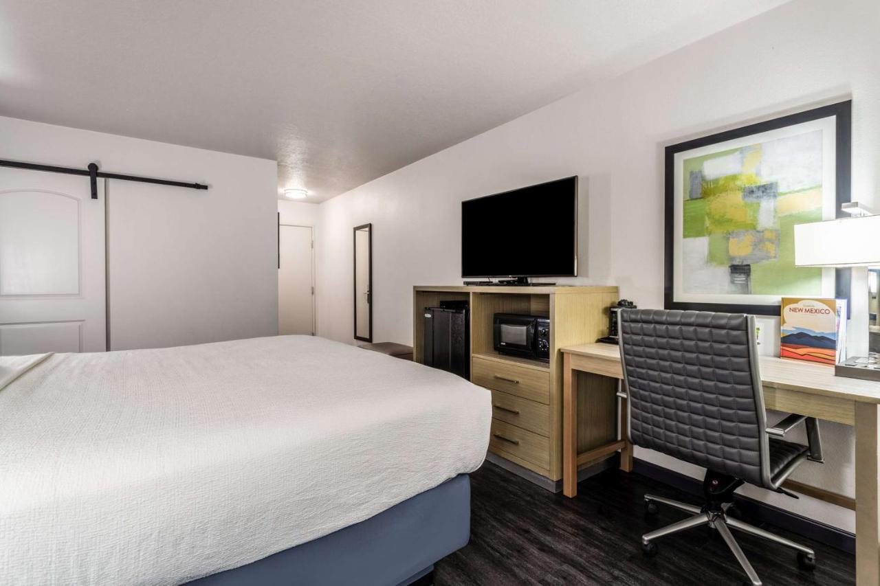 King Room - Non-Smoking at Best Western Grants Inn