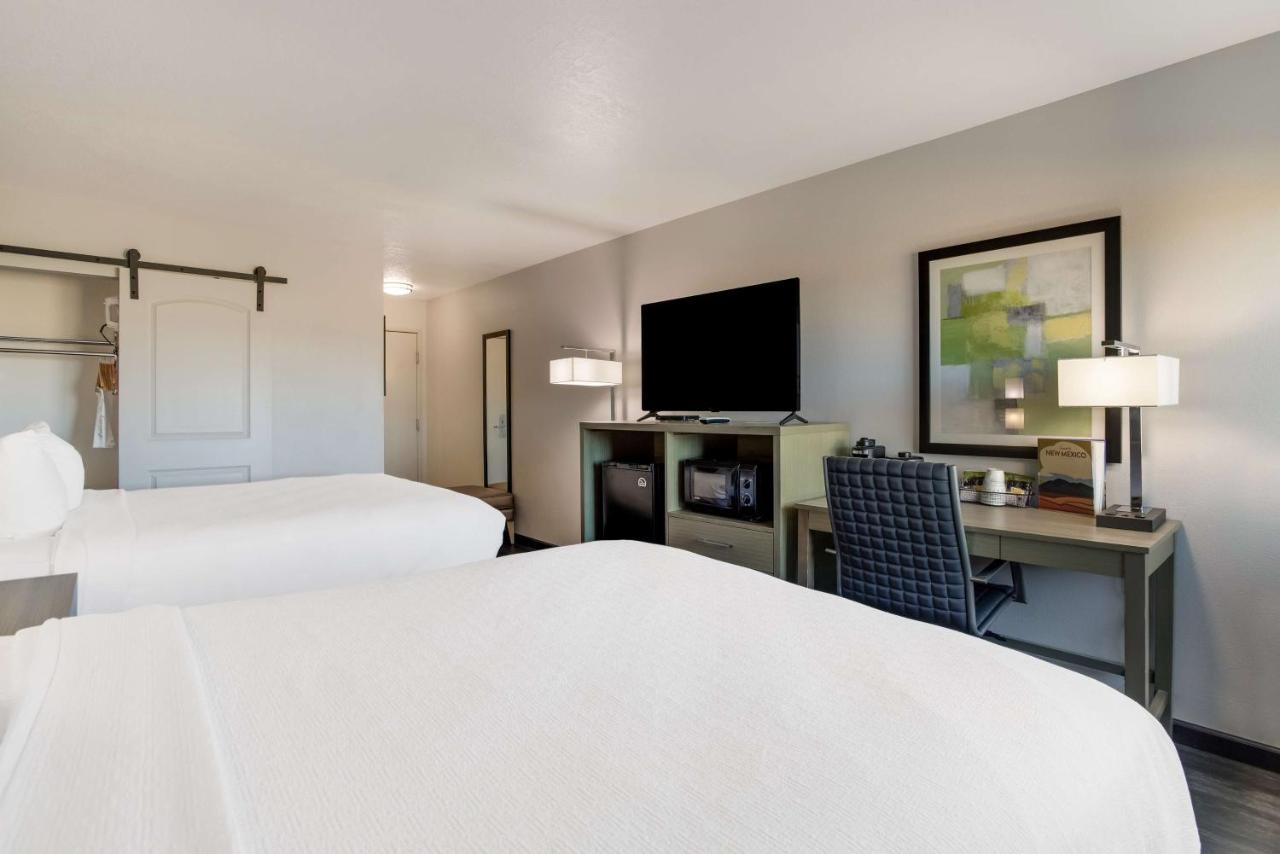 Queen Room with Two Queen Beds at Best Western Grants Inn
