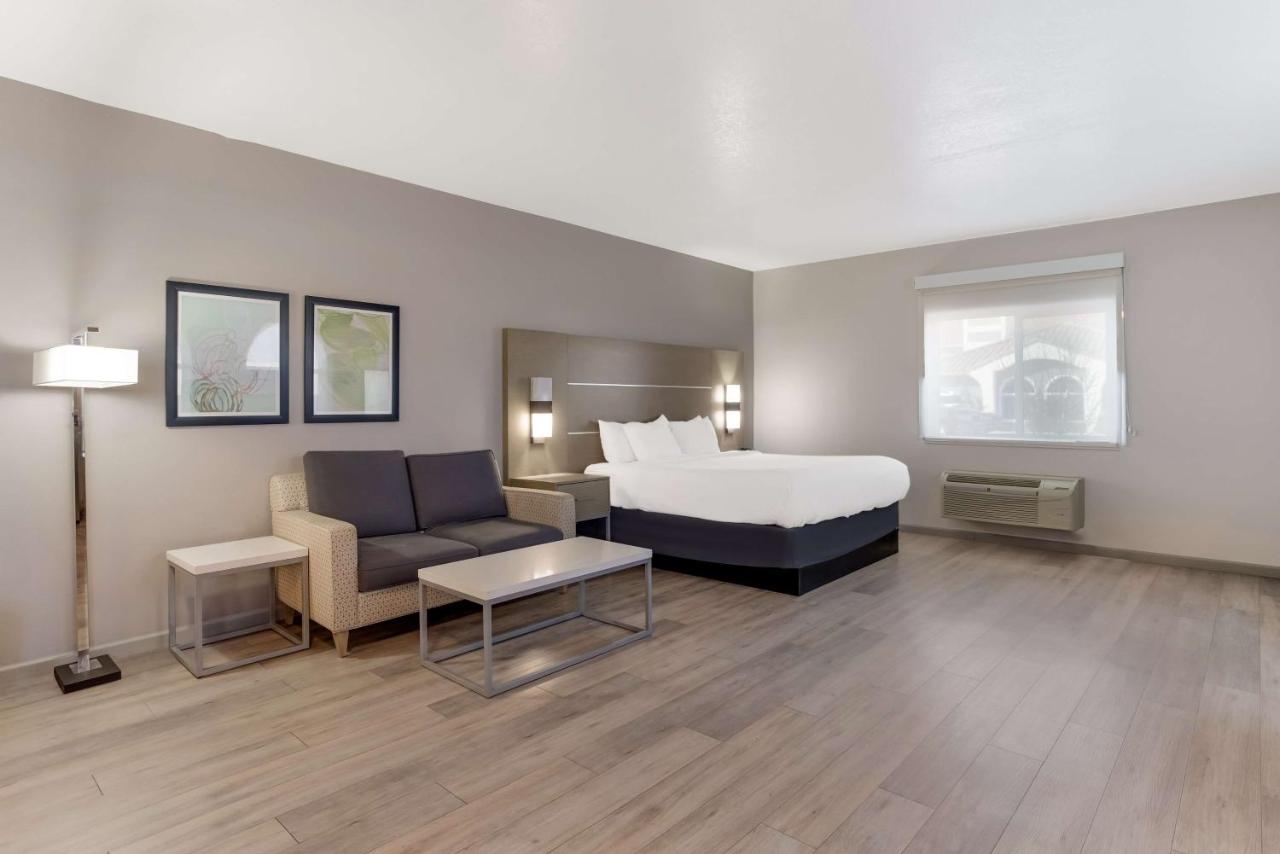 King Room with Kitchen - Non-Smoking at Best Western Grants Inn