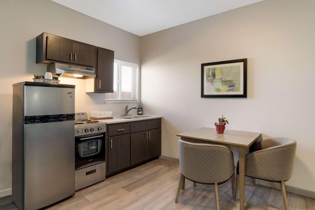 King Room with Kitchen - Non-Smoking at Best Western Grants Inn