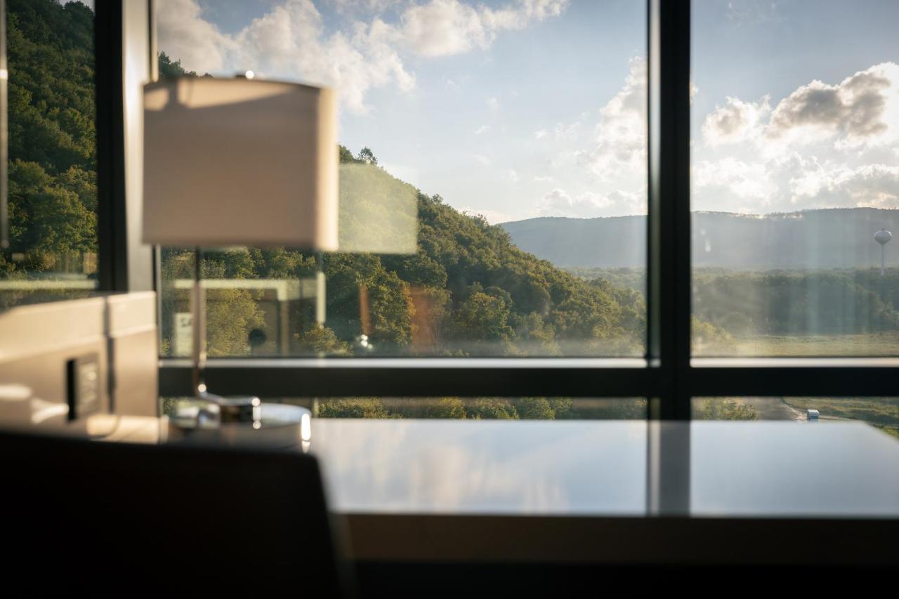 Corner King Suite with Jacuzzi - Smoking at Seneca Allegany Resort & Casino