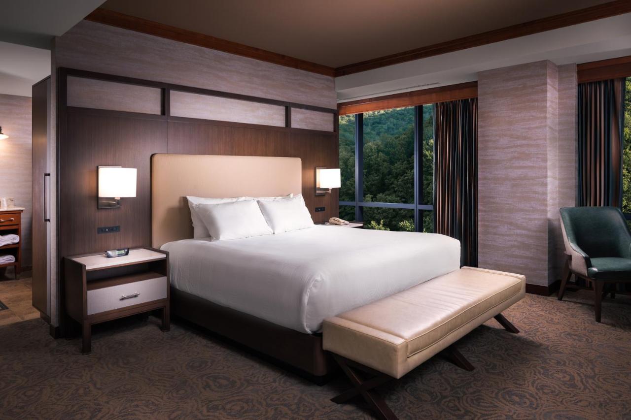 Corner King Suite with Spa Bath at Seneca Allegany Resort & Casino