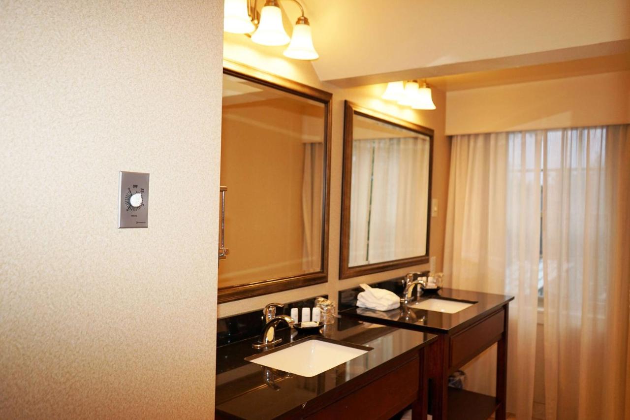 Deluxe King Studio Suite - Non-Smoking at Wingate by Wyndham Bellingham Heritage Inn