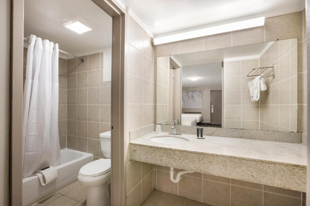 | RED CARPET INN EDISON