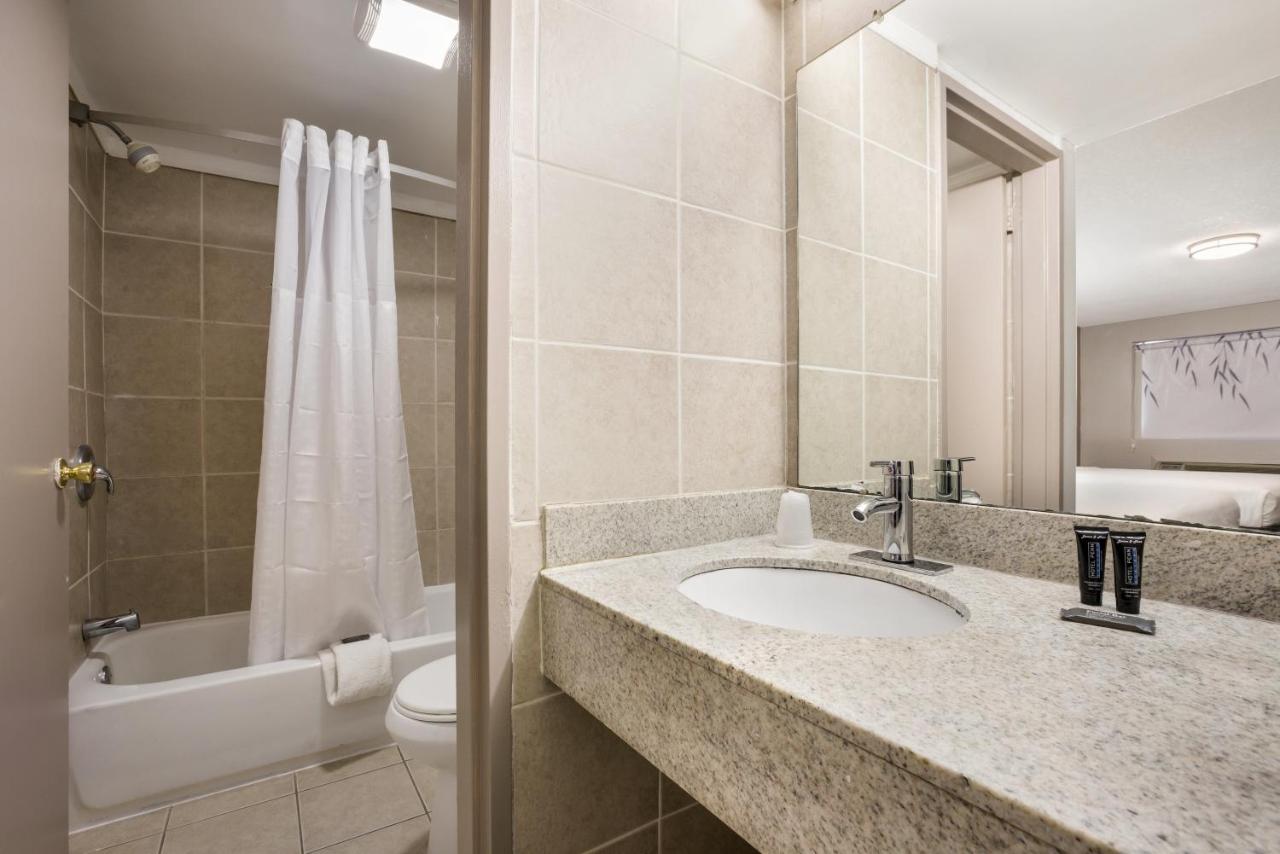 | RED CARPET INN EDISON