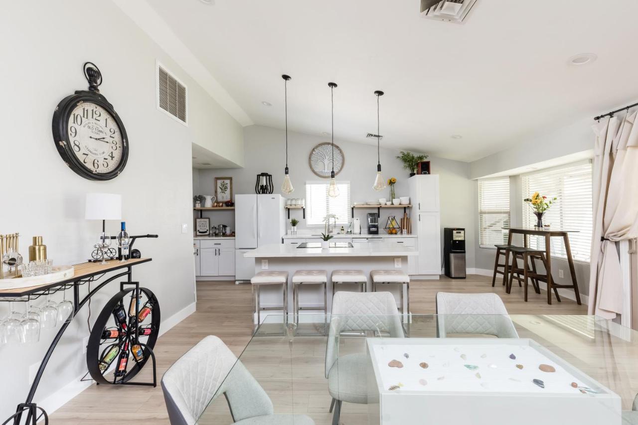 | Retreat in Paradise Valley