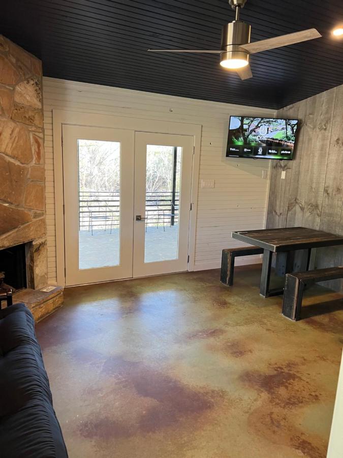 | Hideout on the Horseshoe
