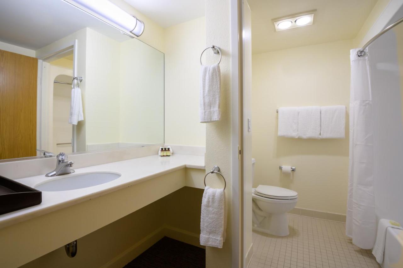 Double Room at Airtel Plaza Hotel