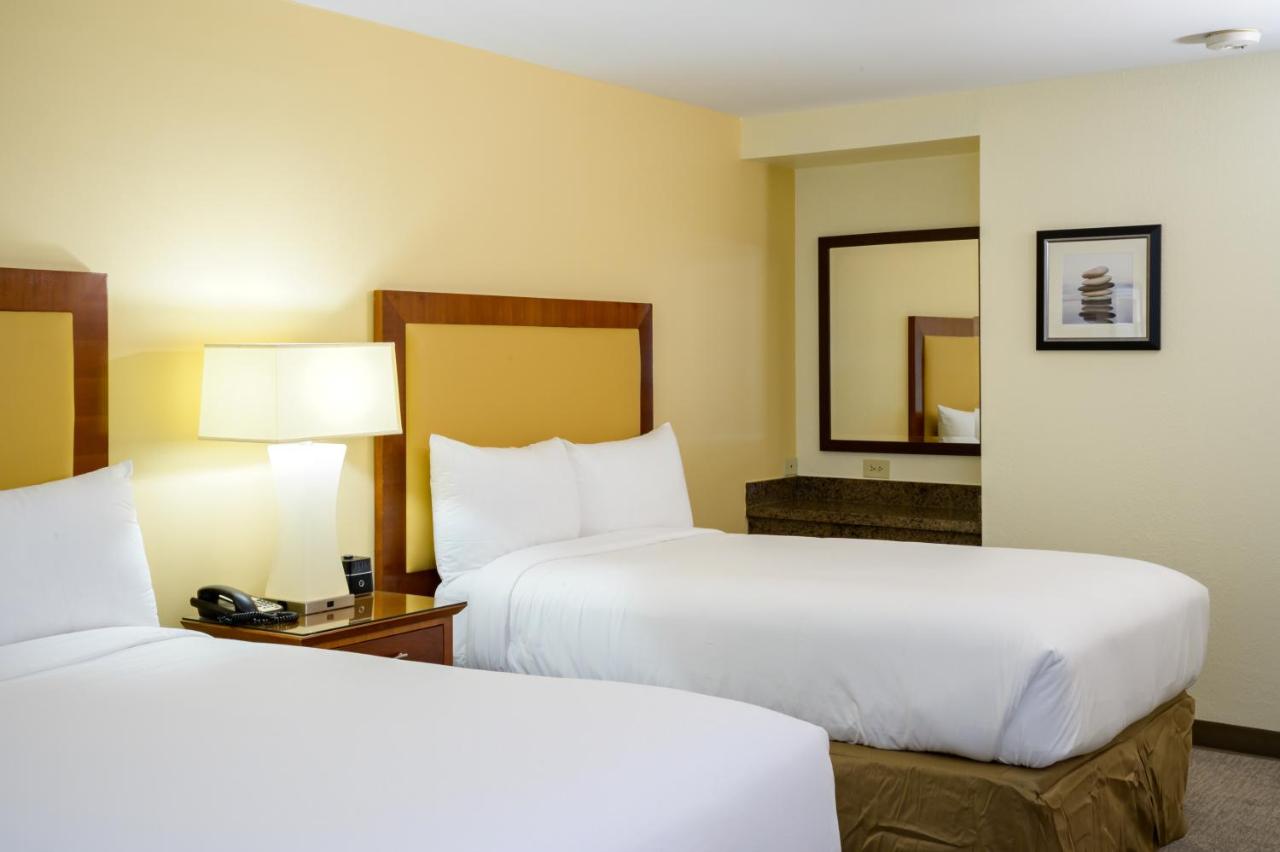 Preferred Double Queens at Airtel Plaza Hotel