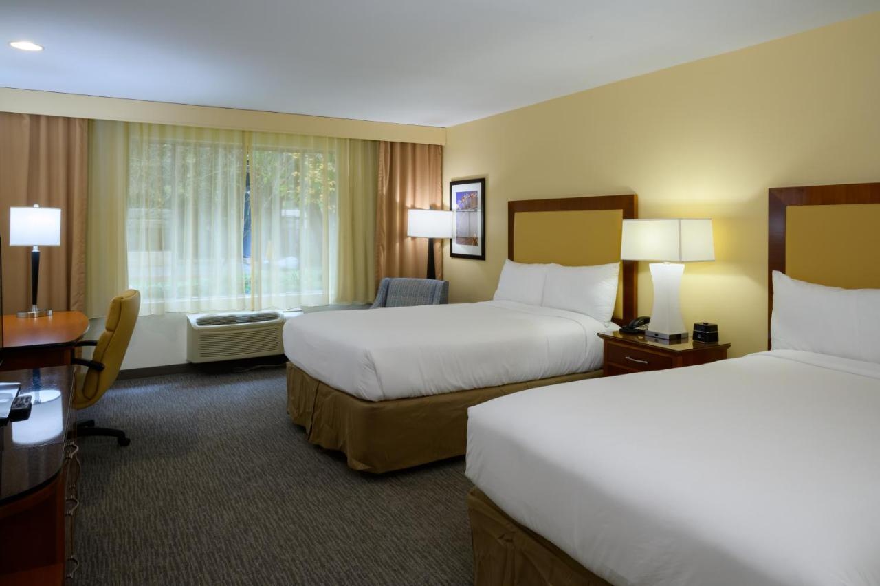 Preferred Double Queens at Airtel Plaza Hotel
