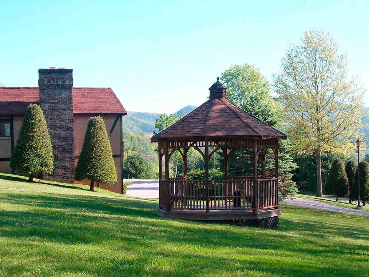 | Highland Manor Inn